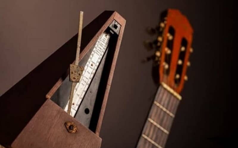 practice guitar with a metronome
