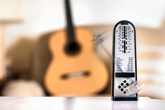 beginner guitar challenges: using a metronome
