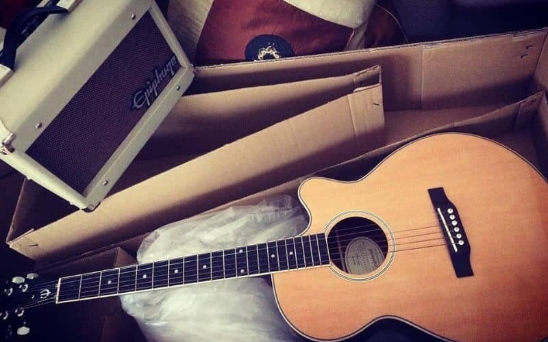Epiphone PR 4E Review, Natural