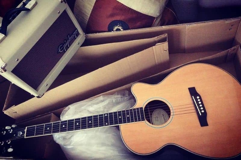 Epiphone PR 4E Review, Natural