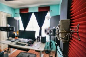 A Beginner's Guide To Recording Audio In A Home Studio (2023)