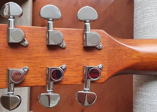 Yamaha Acoustic Guitar F325D Tuning Machines